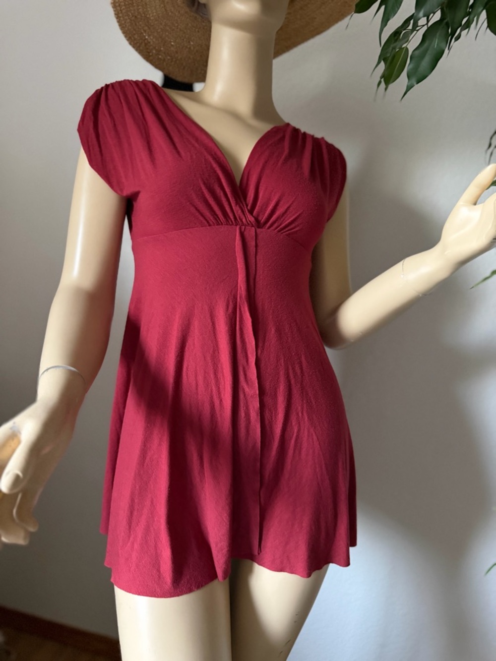 YUKA Red Draped V-Neck Tank Top Flowy Boho Size Small